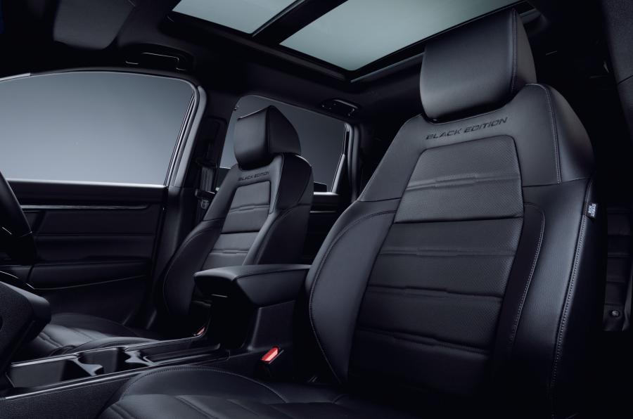 Интерьер Honda CR-V e:HEV Black Edition (RW) 2020 года  (JP) (фото 2 из 14)